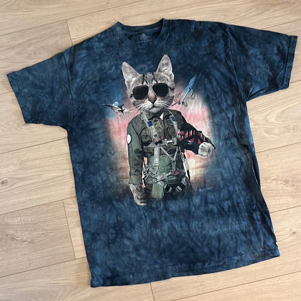 🌻 The Mountain Top Cat T-Shirt